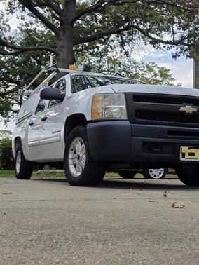 White 2010 Chevrolet Silverado 1500 Hybrid 1HY