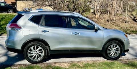 Silver 2014 Nissan Rogue SL