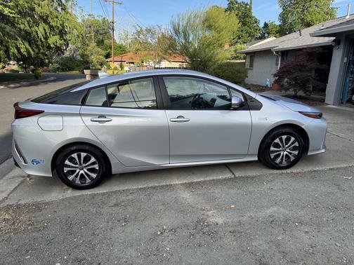 2021 Toyota Prius Prime LE