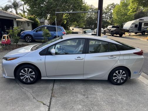 2021 Toyota Prius Prime LE