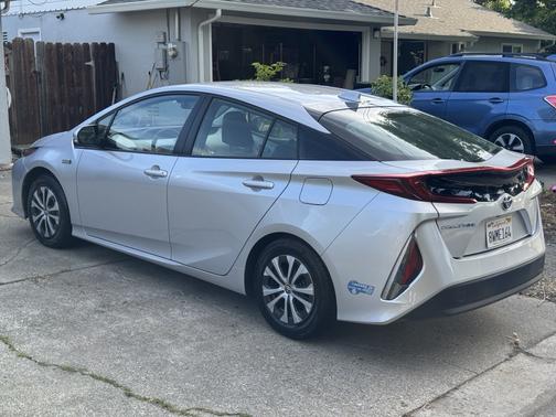 2021 Toyota Prius Prime LE