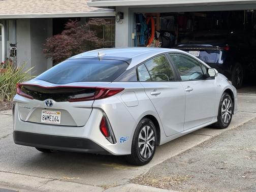 2021 Toyota Prius Prime LE