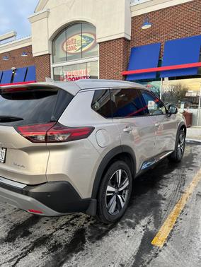 Gold 2021 Nissan Rogue SL