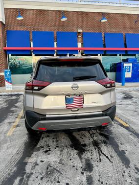 Gold 2021 Nissan Rogue SL