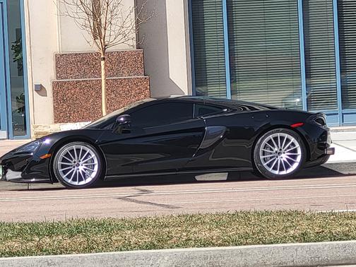 2017 McLaren 570GT Base