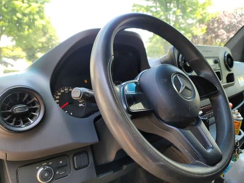 Photo 3 of 17 of 2019 Mercedes-Benz Sprinter 3500 High Roof