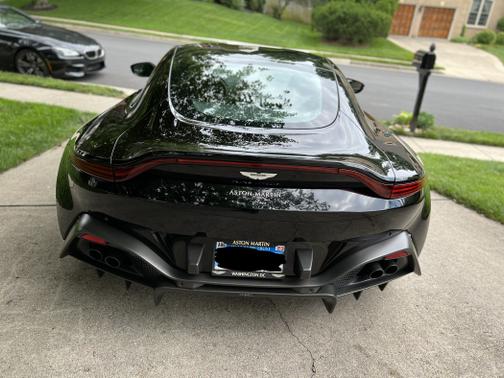 Photo 5 of 9 of 2020 Aston Martin Vantage Base