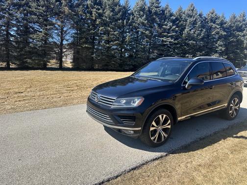 2017 Volkswagen Touareg V6 Wolfsburg Edition