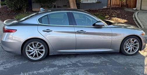 2017 Alfa Romeo Giulia Base