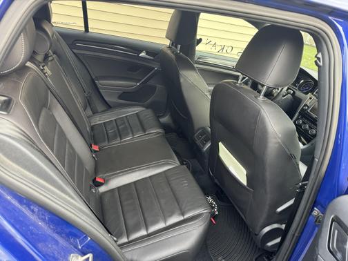 Blue 2016 Volkswagen Golf R 4-Door