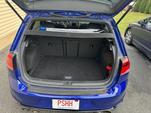 Blue 2016 Volkswagen Golf R 4-Door