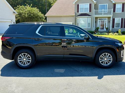 2022 Chevrolet Traverse LT Leather