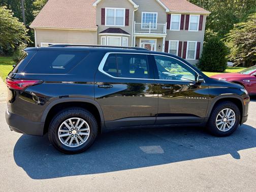 2022 Chevrolet Traverse LT Leather
