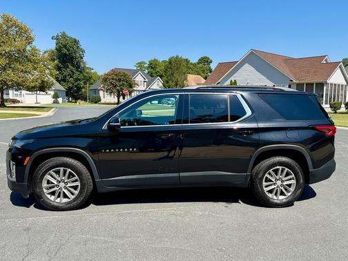 2022 Chevrolet Traverse LT Leather