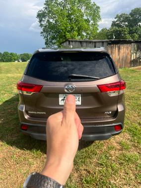 Brown 2017 Toyota Highlander XLE