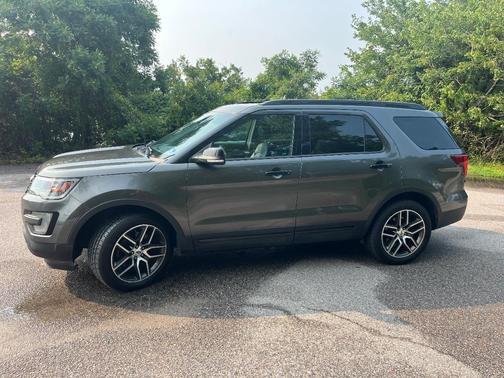 Gray 2016 Ford Explorer Sport