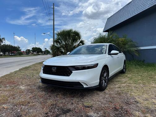 White 2024 Honda Accord EX