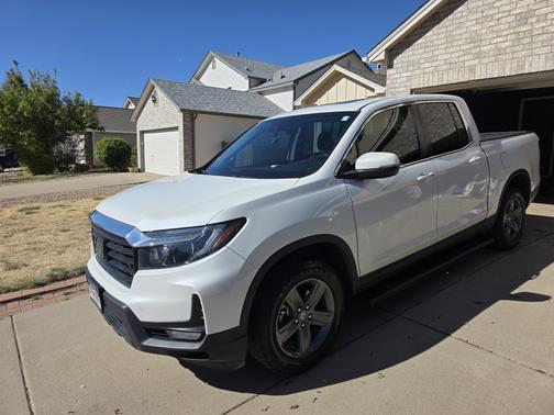 White 2023 Honda Ridgeline RTL