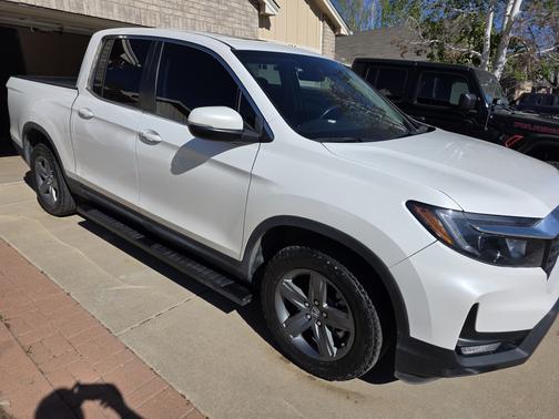White 2023 Honda Ridgeline RTL