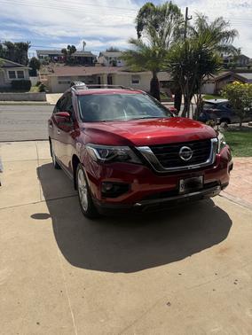 Red 2018 Nissan Pathfinder SL