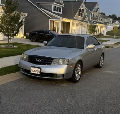Silver 2003 INFINITI M45 Sports Sedan
