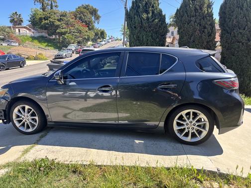 2011 Lexus CT 200h Base