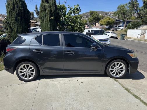 2011 Lexus CT 200h Base