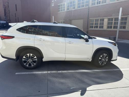 2020 Toyota Highlander Hybrid XLE