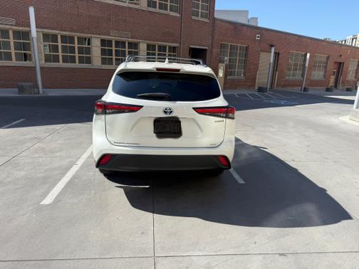 2020 Toyota Highlander Hybrid XLE