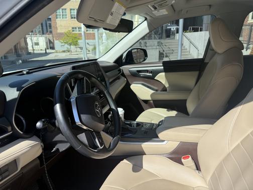 2020 Toyota Highlander Hybrid XLE