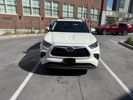 2020 Toyota Highlander Hybrid XLE