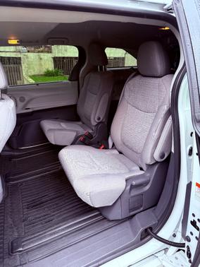 2021 Toyota Sienna LE 8 Passenger