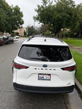 2021 Toyota Sienna LE 8 Passenger