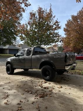 2002 Ford F-150 XL SuperCab