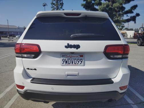 2020 Jeep Grand Cherokee Laredo