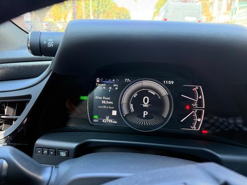 2022 Lexus ES 300h Base