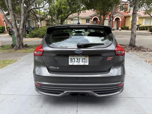 Gray 2017 Ford Focus ST Base