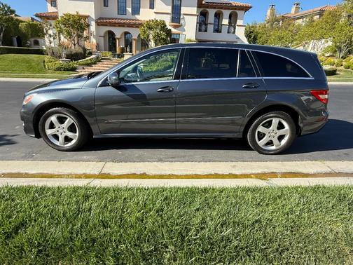 Gray 2011 Mercedes-Benz R-Class R 350 4MATIC