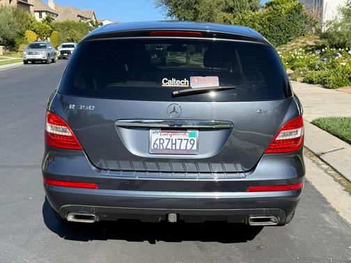 Gray 2011 Mercedes-Benz R-Class R 350 4MATIC