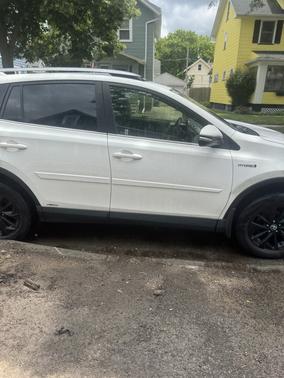 2018 Toyota RAV4 Hybrid XLE