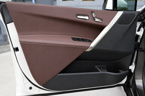 White 2023 BMW iX xDrive50