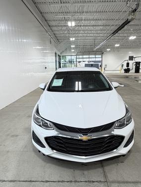 White 2019 Chevrolet Cruze LS
