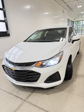 White 2019 Chevrolet Cruze LS