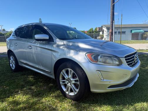 Silver 2015 Volvo XC60 T5 Premier