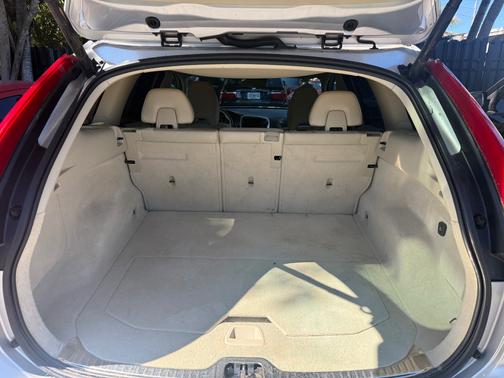 Silver 2015 Volvo XC60 T5 Premier