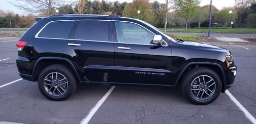 Black 2019 Jeep Grand Cherokee Limited