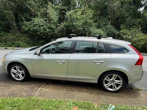 Silver 2015 Volvo V60 T5 Premier