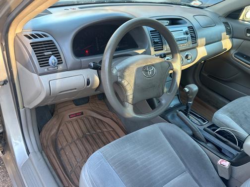 Beige 2005 Toyota Camry LE