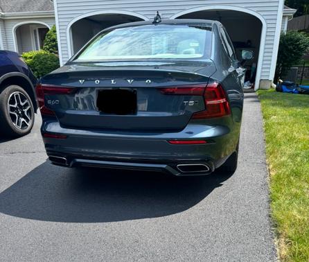 2021 Volvo S60 T5 Momentum