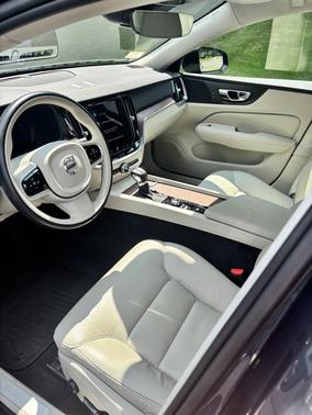 2021 Volvo S60 T5 Momentum